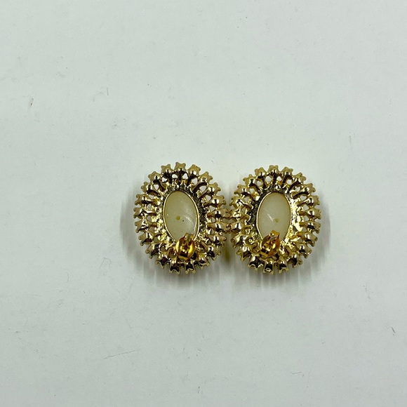 Gorgeous Vintage Y2K Pearl and Rhinestone Large Halo Style Earrings - Picture 5 of 6